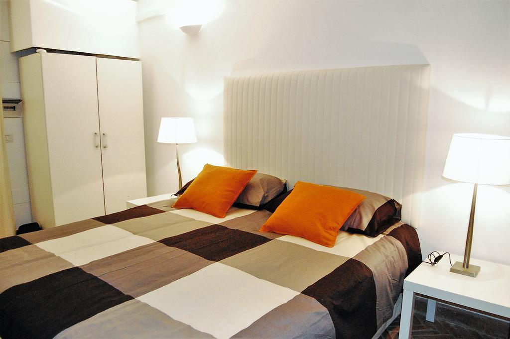 Bernini Apartment Navona Rome Room photo